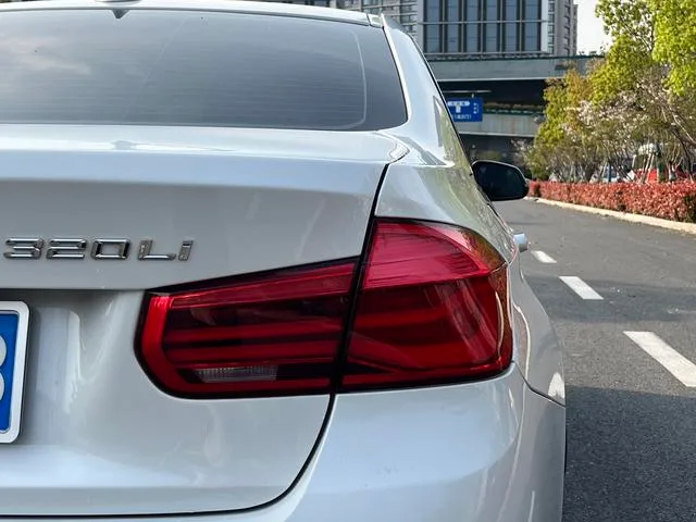 BMW 3 Series 2019 320Li Fashionable exterior photo 8 BMW 3 Series 2019 320Li Fashionable exterior photo 8