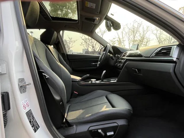 BMW 3 Series 2019 320Li Fashionable interior photo 15 BMW 3 Series 2019 320Li Fashionable interior photo 15