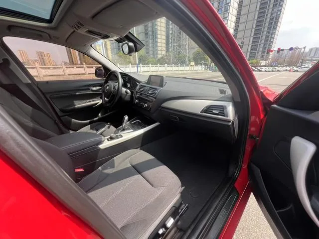 BMW 1 Series (Imported) 2015 120i Leading Type interior photo 9