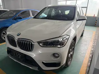 BMW X1 2018 sDrive18Li Премиум-класса