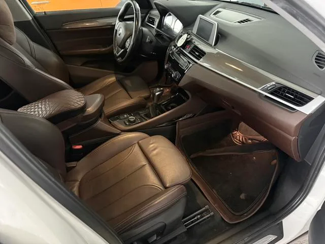 BMW X1 2018 sDrive18Li Premium Class interior photo 11 BMW X1 2018 sDrive18Li Premium Class interior photo 11