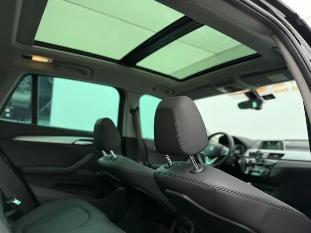 BMW X1 2019 sDrive20Li Leading Type interior photo 9