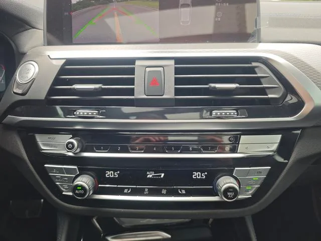 BMW X4 2020 xDrive25i M Sports suit interior photo 14