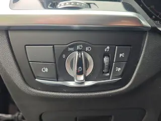 BMW X4 2020 xDrive25i M Sports suit interior photo 15