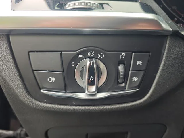 BMW X4 2020 xDrive25i M Sports suit interior photo 15