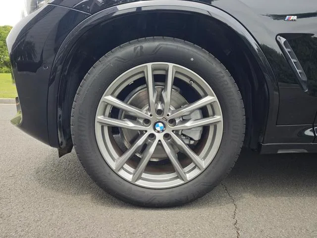 BMW X4 2020 xDrive25i M Sports suit interior photo 17