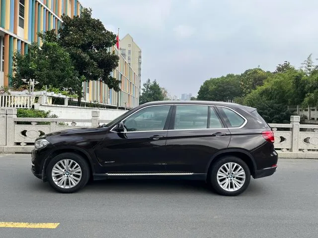 BMW X5 2014 xDrive35i Люксовый экстерьер фото 4