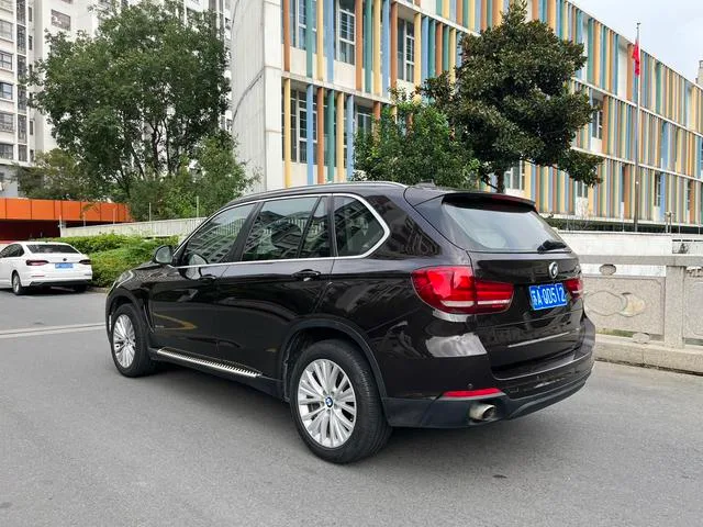 BMW X5 2014 xDrive35i Люксовый экстерьер фото 5