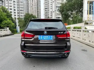 BMW X5 2014 xDrive35i Люксовый экстерьер фото 6