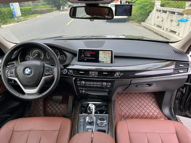 BMW X5 2014 xDrive35i Люксовый интерьер фото 9