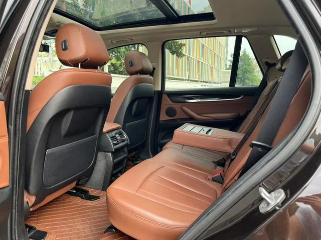 BMW X5 2014 xDrive35i Люксовый интерьер фото 11
