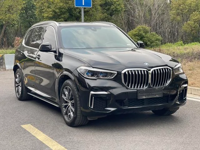 BMW X5 2022 xDrive 30Li Tipo de lujo M Conjunto deportivo exterior foto 3