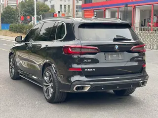 BMW X5 2022 xDrive 30Li Tipo de lujo M Conjunto deportivo exterior foto 6