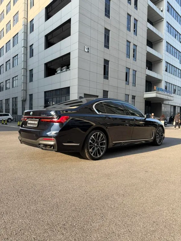 BMW 7 Series 2019 Restyling 740Li Leading Type M Sports suit interior photo 7
