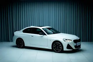 BMW 2 Series 2025 M240i xDrive Coupé extérieur photo 5