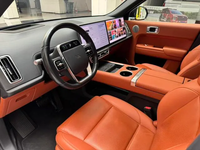 Li Auto L8 2024 Pro Edición interior foto 11