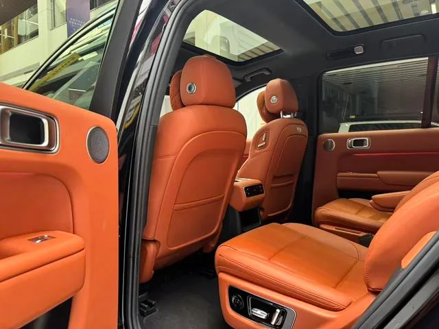 Li Auto L8 2024 Pro Edición interior foto 12