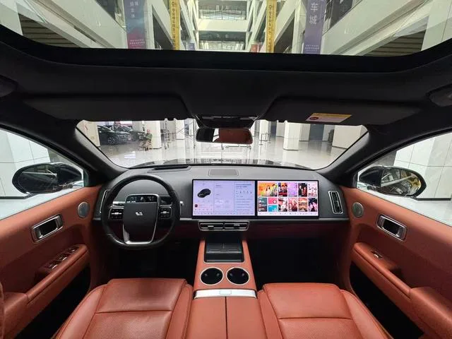 Li Auto L8 2024 Pro Edición interior foto 14