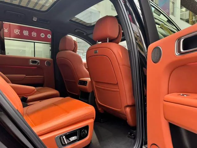 Li Auto L8 2024 Pro Edición interior foto 19