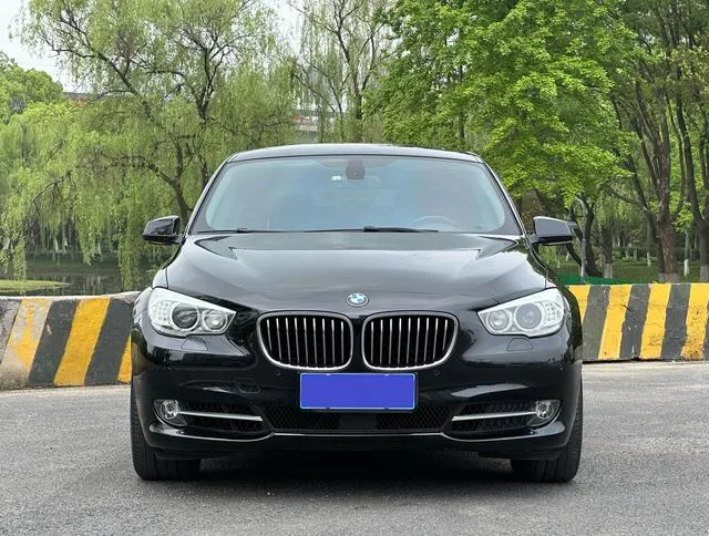 BMW 5 Series GT 2011 535i xDrive Luxury type exterior photo 2