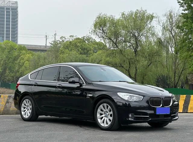 BMW 5 Series GT 2011 535i xDrive Luxury type exterior photo 3