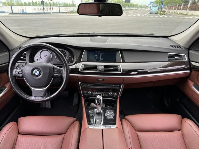 BMW 5 Series GT 2011 535i xDrive Luxury type exterior photo 10