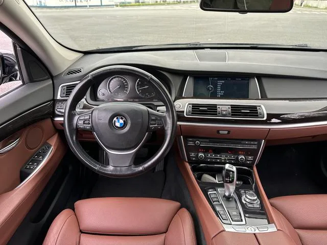 BMW 5 Series GT 2011 535i xDrive Luxury type interior photo 18