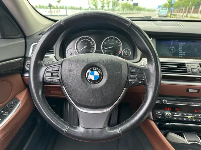 BMW 5 Series GT 2011 535i xDrive Luxury type interior photo 19