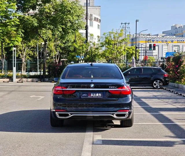 BMW 7 Series 2017 750Li xDrive Personalized Customized Edition four seats exterior photo 4