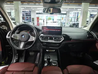 BMW X3 2022 xDrive25i M Ensemble de sport extérieur photo 7 BMW X3 2022 xDrive25i M Ensemble de sport extérieur photo 7