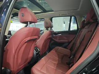 BMW X3 2022 xDrive25i M Ensemble de sport intérieur photo 10 BMW X3 2022 xDrive25i M Ensemble de sport intérieur photo 10
