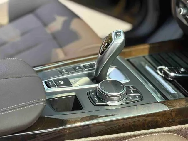 BMW X5 2017 xDrive28i interior photo 10