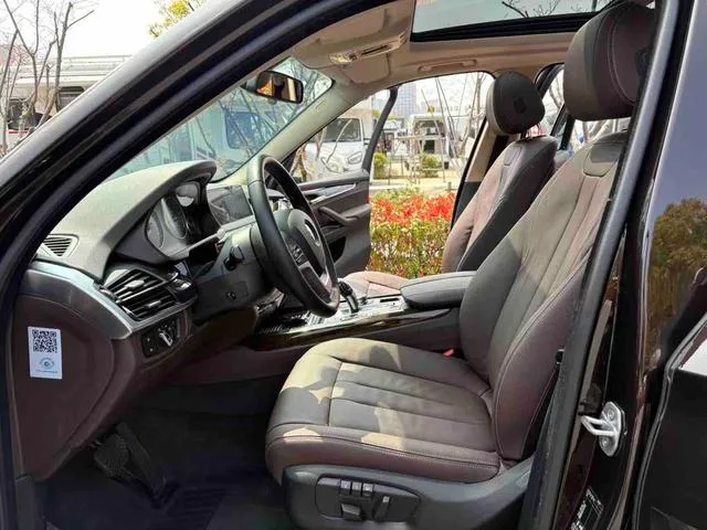 BMW X5 2017 xDrive28i interior photo 12