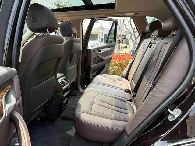 BMW X5 2017 xDrive28i interior photo 14
