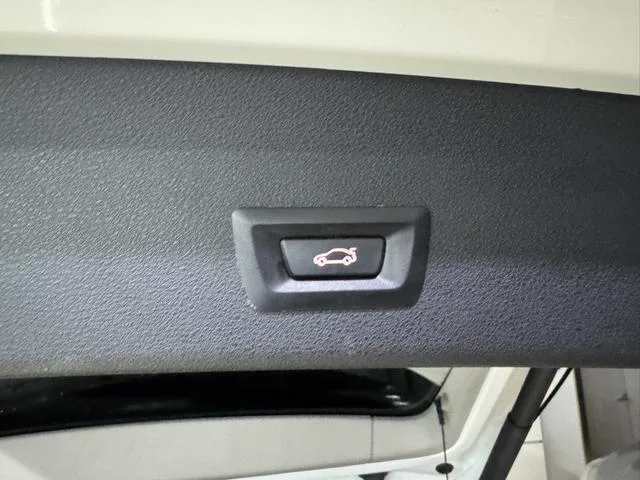 BMW X1 2020 sDrive20Li Fashionable interior photo 16