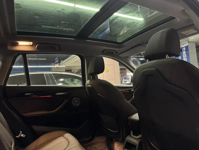 BMW X1 2020 sDrive20Li Fashionable interior photo 17