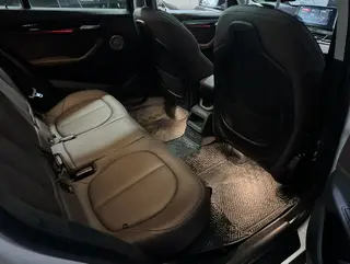 BMW X1 2020 sDrive20Li Fashionable interior photo 18