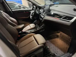 BMW X1 2020 sDrive20Li Fashionable interior photo 19