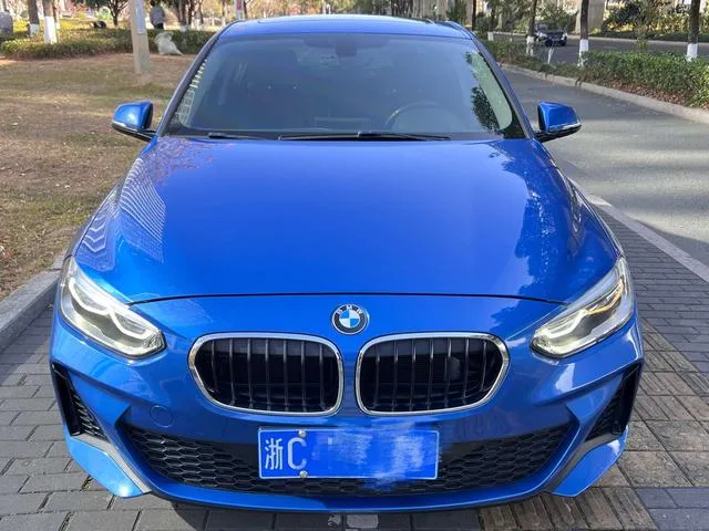 BMW 1 Series 2019 118i M Sports suit exterior photo 2