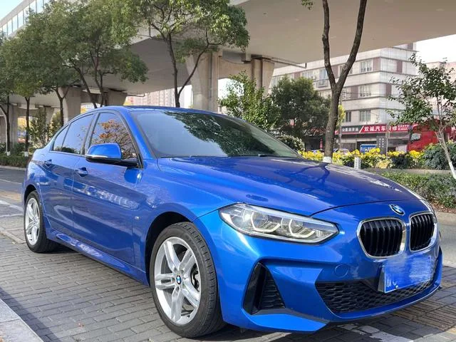 BMW 1 Series 2019 118i M Sports suit exterior photo 4