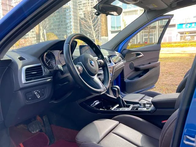 BMW 1 Series 2019 118i M Sports suit interior photo 10