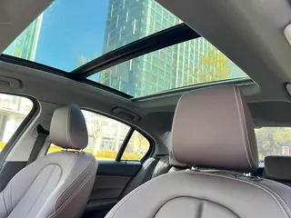 BMW 1 Series 2019 118i M Sports suit interior photo 11