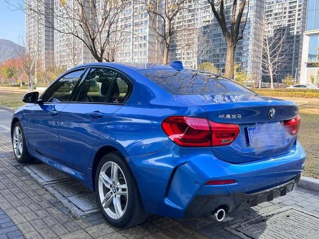 BMW 1 Series 2019 118i M Sports suit interior photo 18