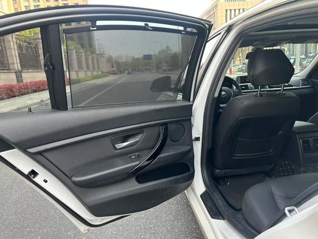 BMW 3 Series 2017 320Li Style tendance intérieur photo 9