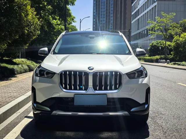 BMW X1 2023 sDrive25Li X Design Suit exterior photo 2 BMW X1 2023 sDrive25Li X Design Suit exterior photo 2