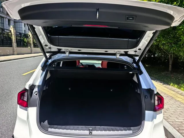BMW X1 2023 sDrive25Li X Design Suit interior photo 13 BMW X1 2023 sDrive25Li X Design Suit interior photo 13