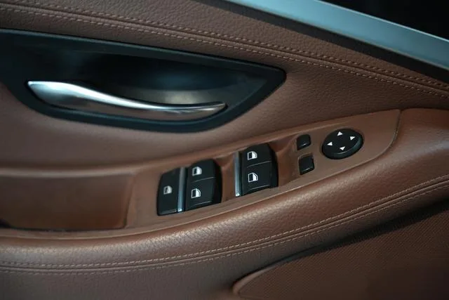 BMW 5 Series 2017 520Li Elegant style exterior photo 7