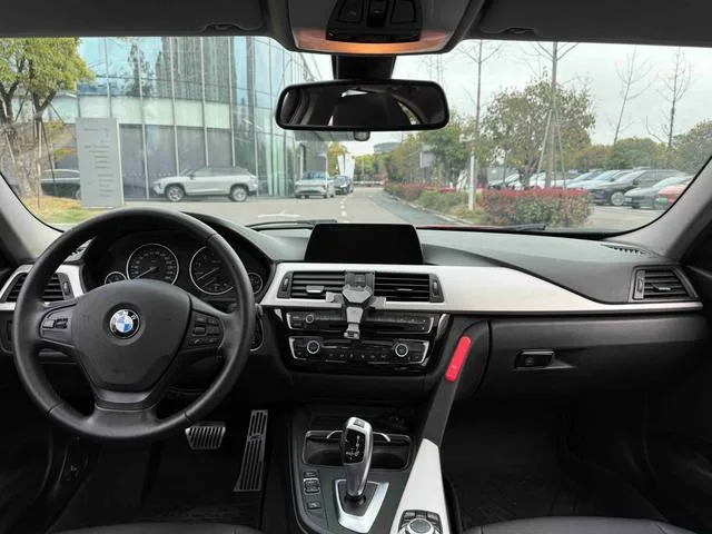 BMW 3 Series 2016 320i Fashionable exterior photo 4 BMW 3 Series 2016 320i Fashionable exterior photo 4