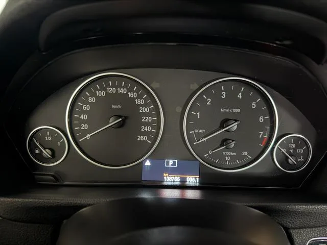 BMW 3 Series 2016 320i Fashionable interior photo 16 BMW 3 Series 2016 320i Fashionable interior photo 16