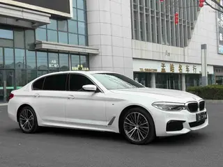 BMW 5 Series 2020 530Li Премиум-класса M Спортивный костюм экстерьер фото 10